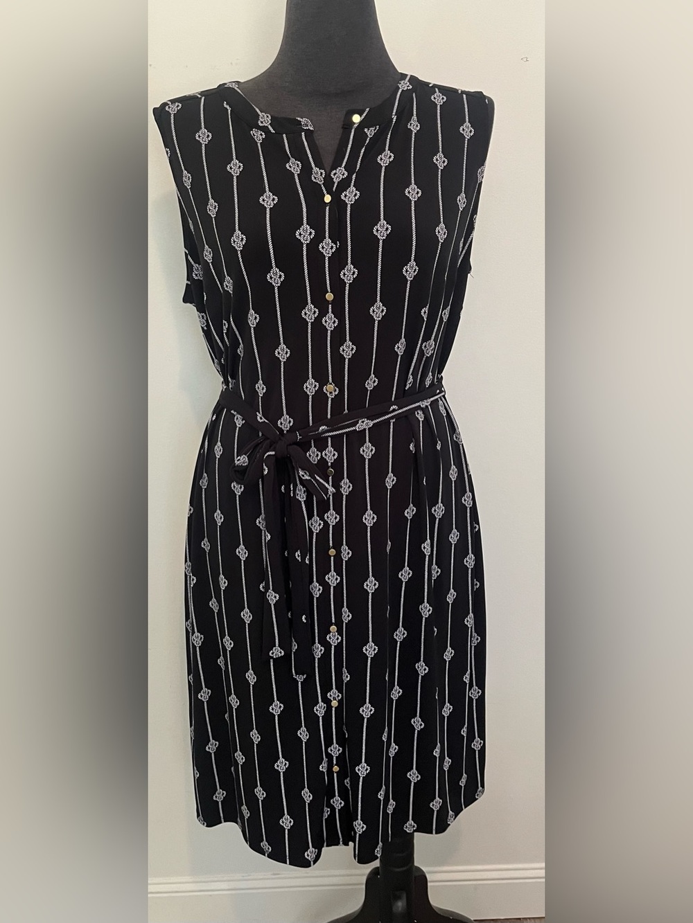 Like new Liz Claiborne Black Midi Shirt Dress with White Chain Pattern size XL